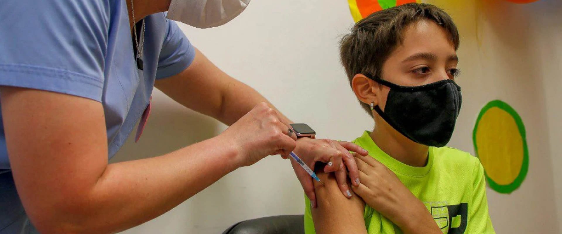 En todos los vacunatorios de la ciudad empez&oacute; la campa&ntilde;a de Vacunaci&oacute;n COVID-19 para ni&ntilde;os y ni&ntilde;as