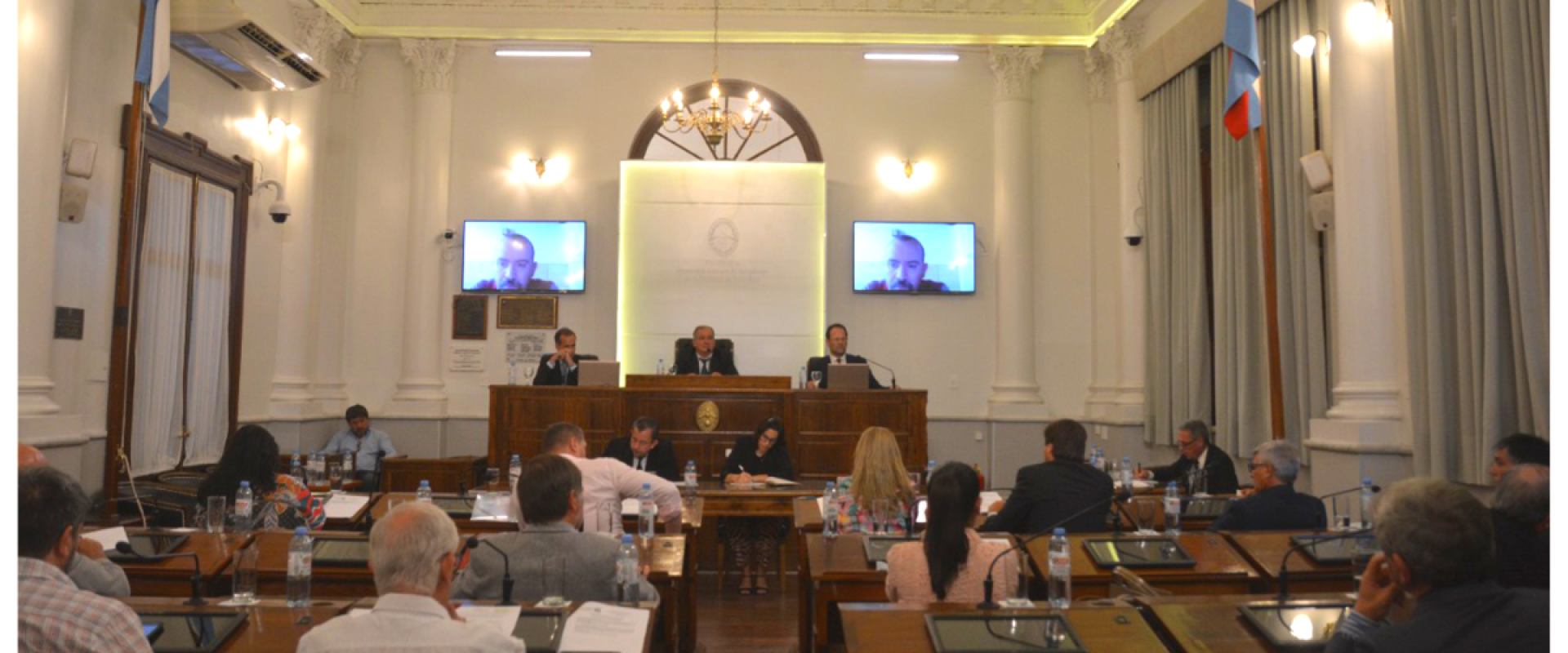 Aprobaci&oacute;n de la Ley de Creaci&oacute;n de 1095 cargos para profesionales de Salud