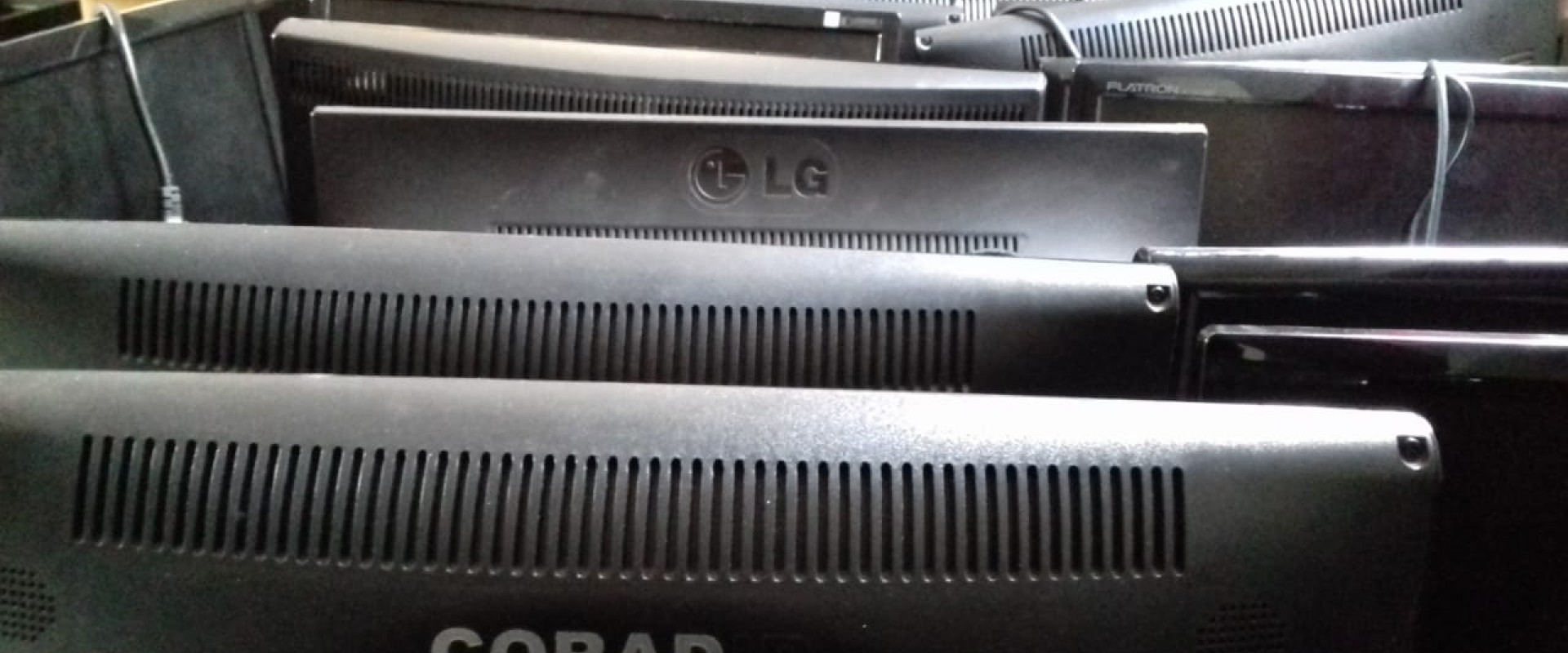 Donaci&oacute;n de Computadoras de parte del Superior Tribunal de Justicia